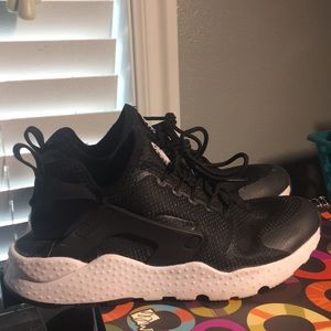 Nike air huarache shoes